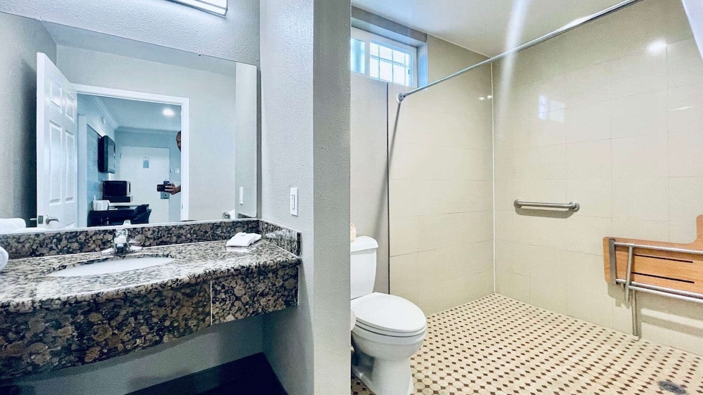 Motel6 Pico Rivera, CA - Los Angeles 55/60