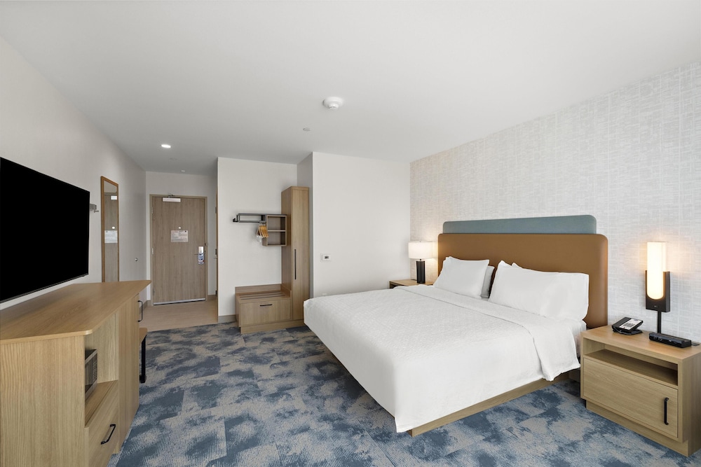 Hampton Inn by Hilton Ontario Airport 13/36