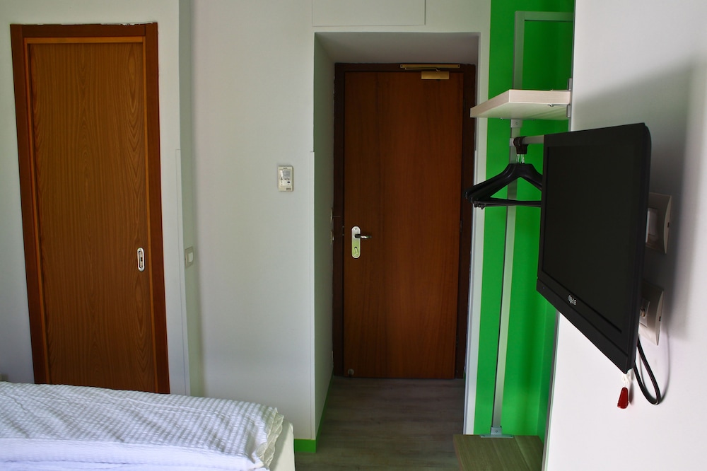 Hotel Nologo 34/72