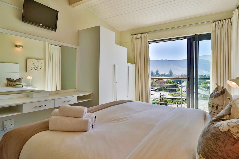 Whale Coast Hotel 13/71