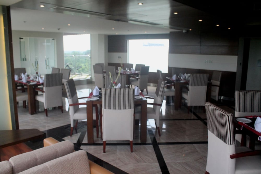 Hotel X Gazipur 42/46