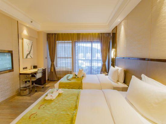 Smart, Deluxe, Twin Beds, with View, Balcony, Bathtub