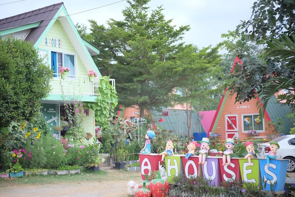 A Houses Homestay 73/90