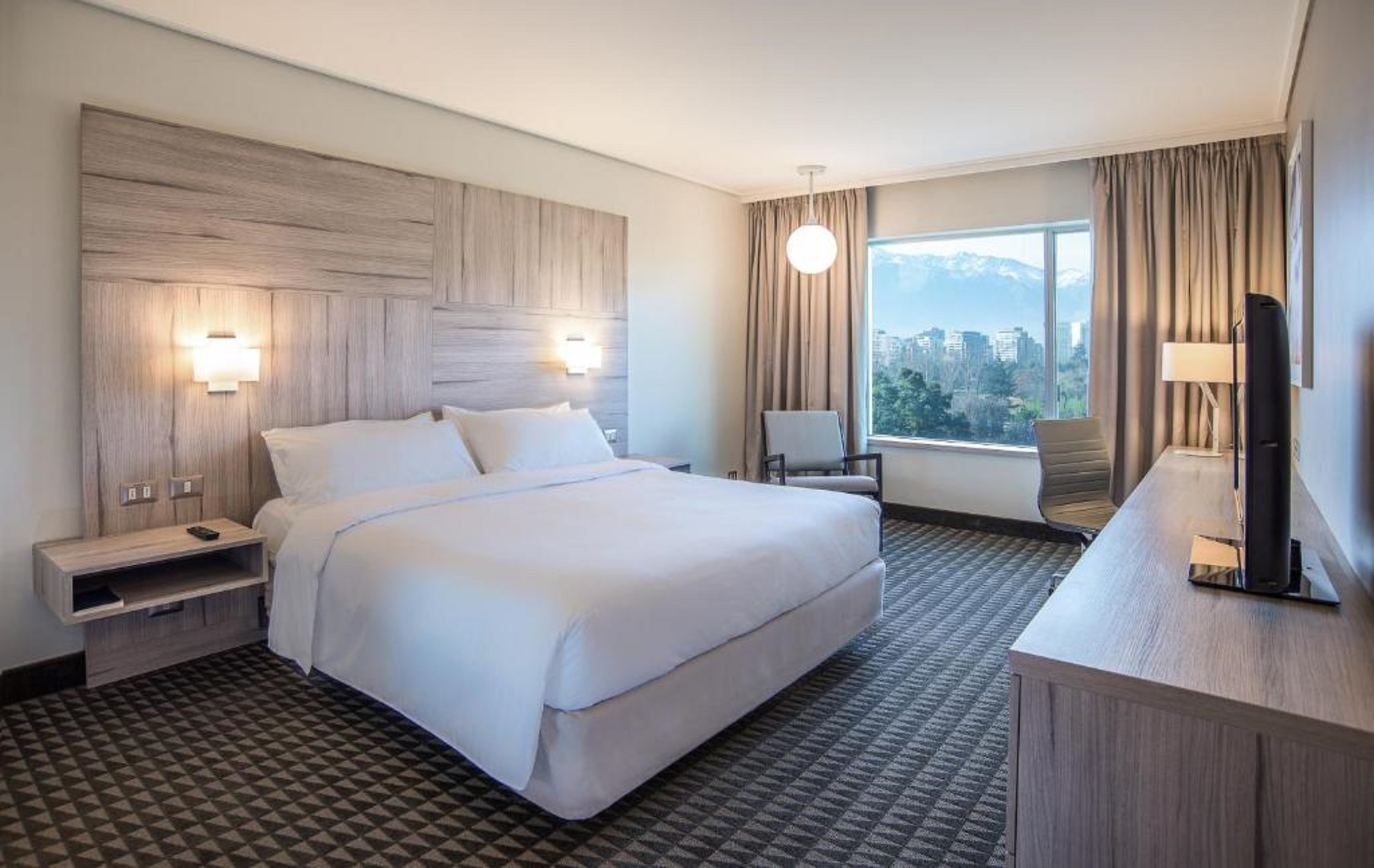 Deluxe, King Bed