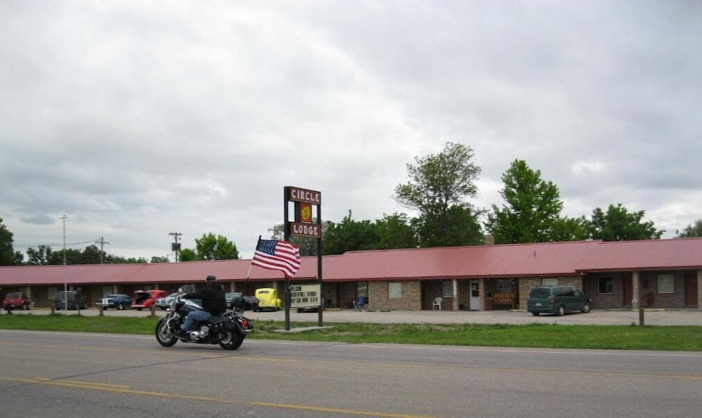 Circle S Lodge 4/41