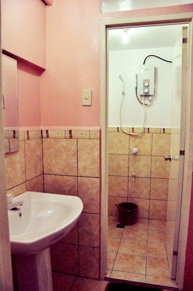 Gv Tower Hotel 37/38