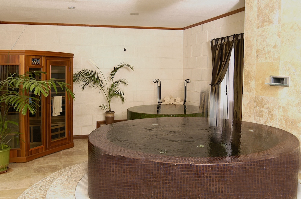 Accra Beach Hotel and Resort 21/50