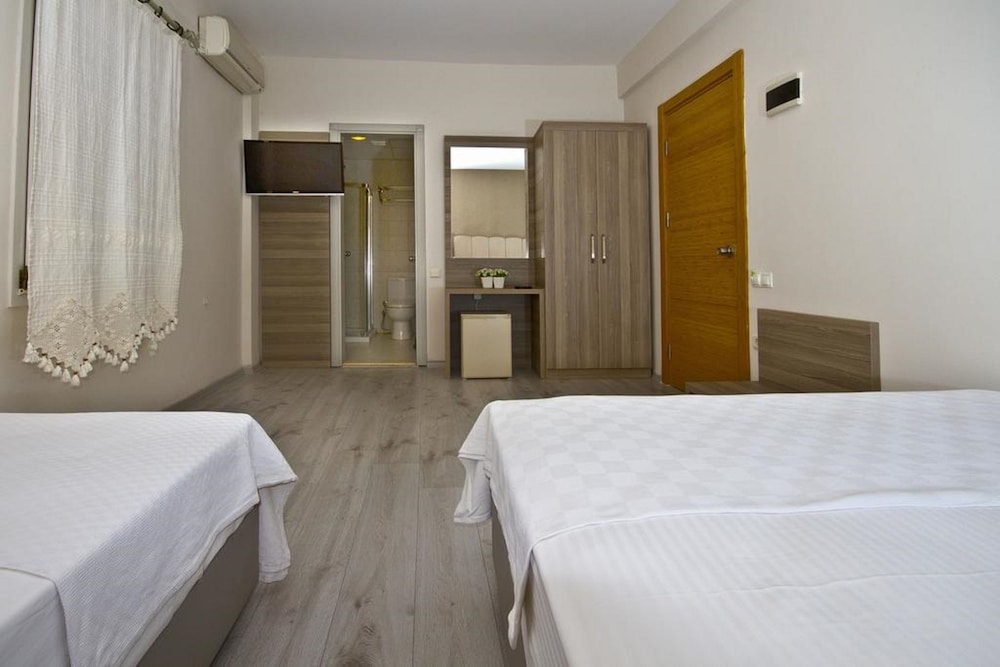 The Hotel 48 12/49