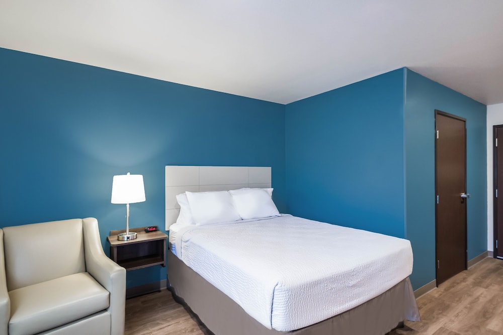 WoodSpring Suites Elgin - Chicago 36/56