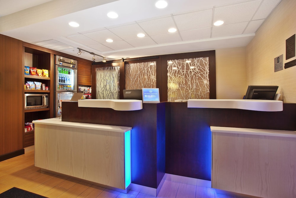 Lobby at Fairfield Inn Suites By Marriott Chicago Southeast Hammond, HAMMOND - IN