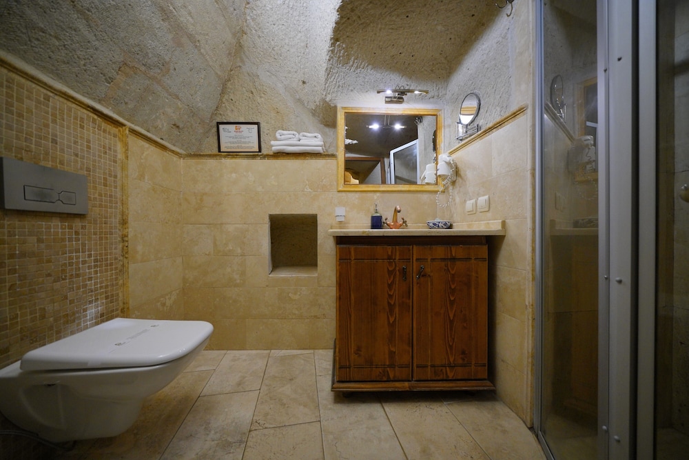 Harman Cave Hotel 78/78