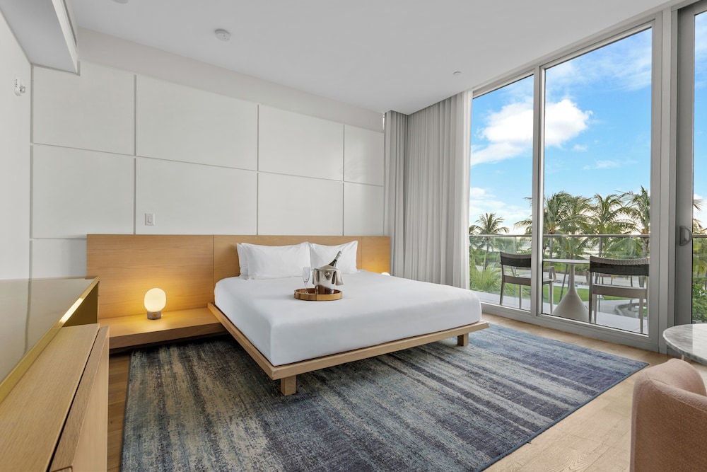SIGNATURE, SUITE, OCEAN FRONT, TERRACE