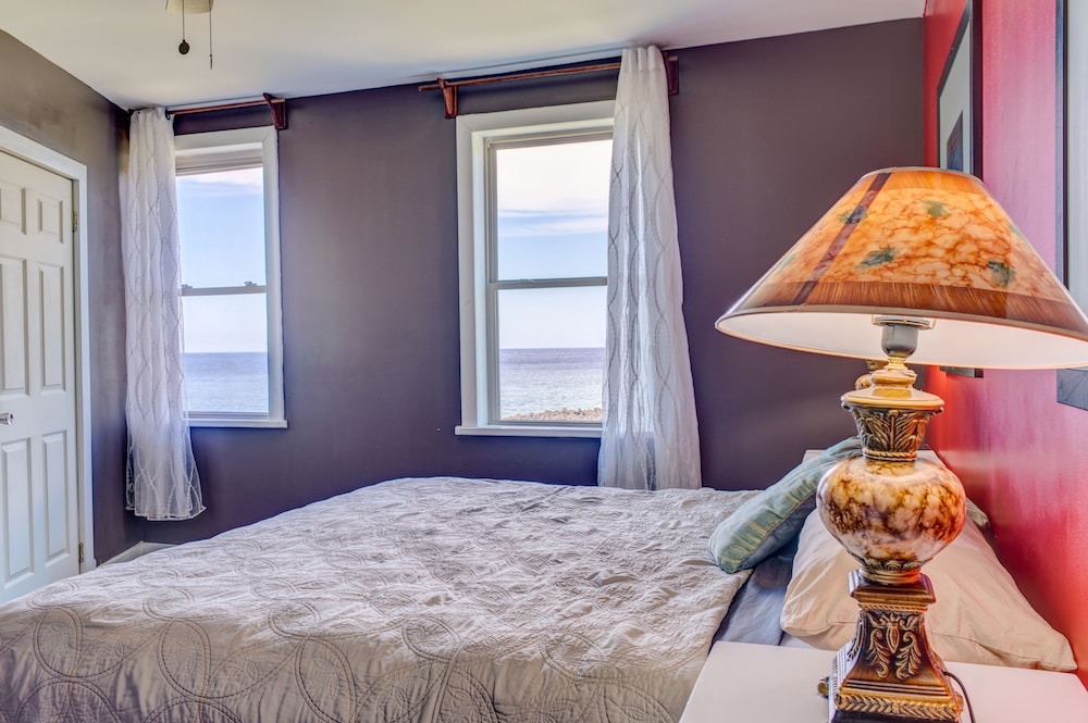 Lands End Hotel 23/71