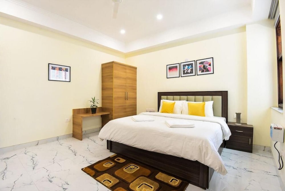ZEN Suites Golf Course Road 27/50