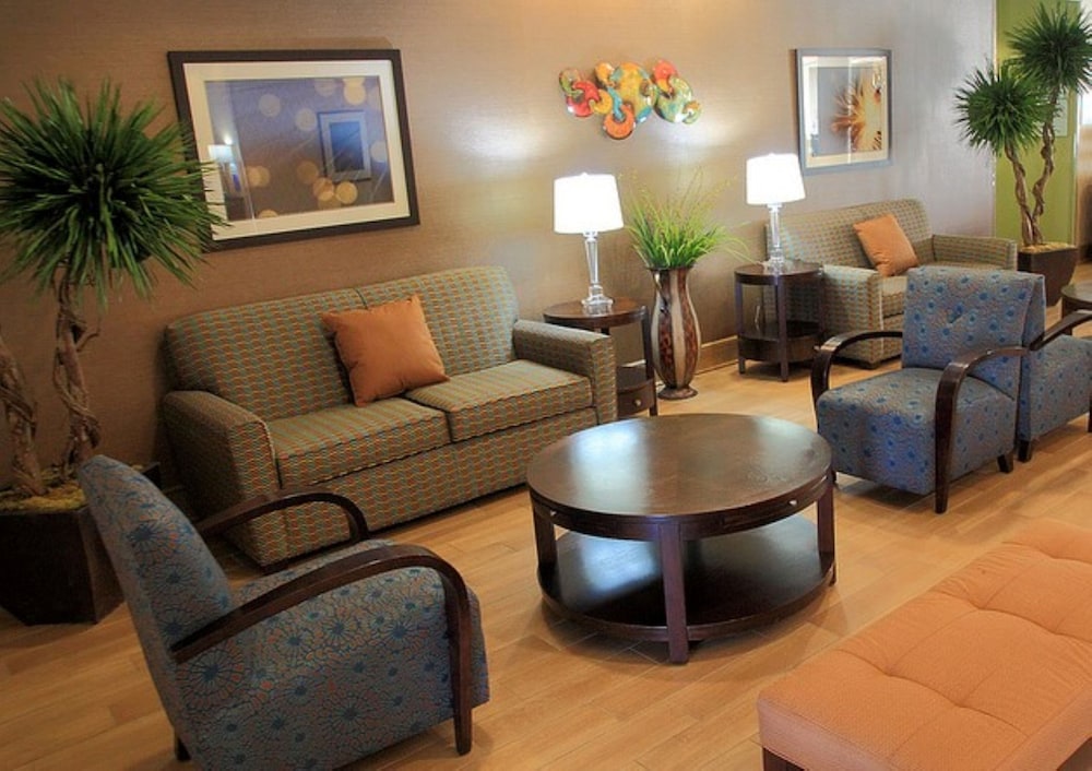 Holiday Inn Express Hotel Suites Bossier City Northeast 25/32