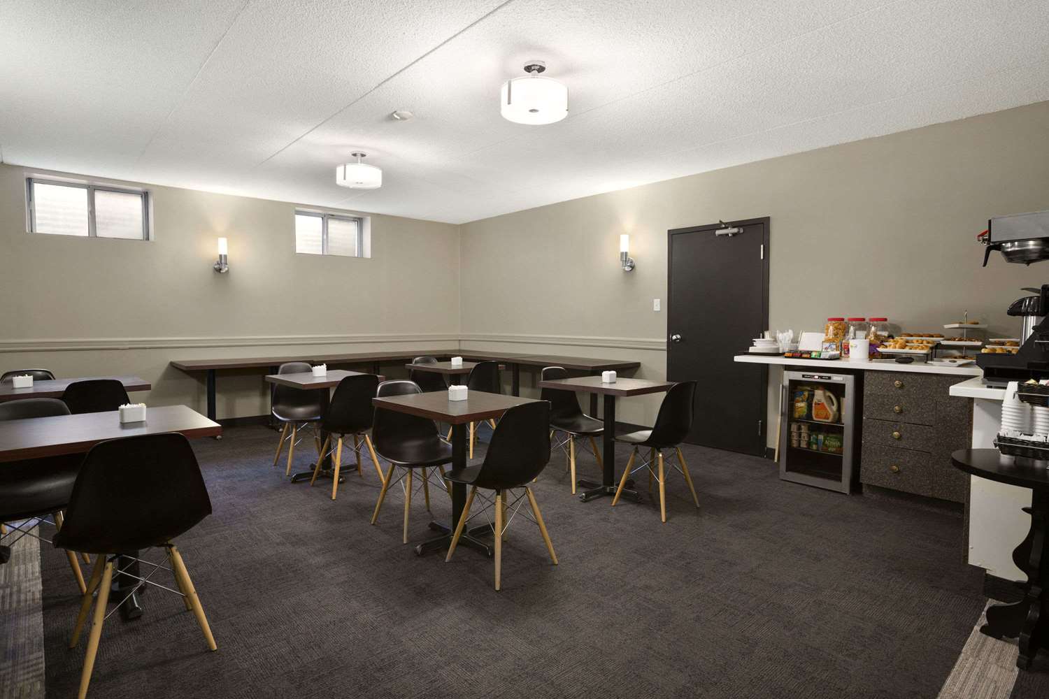 Days Inn by Wyndham Stouffville 23/28