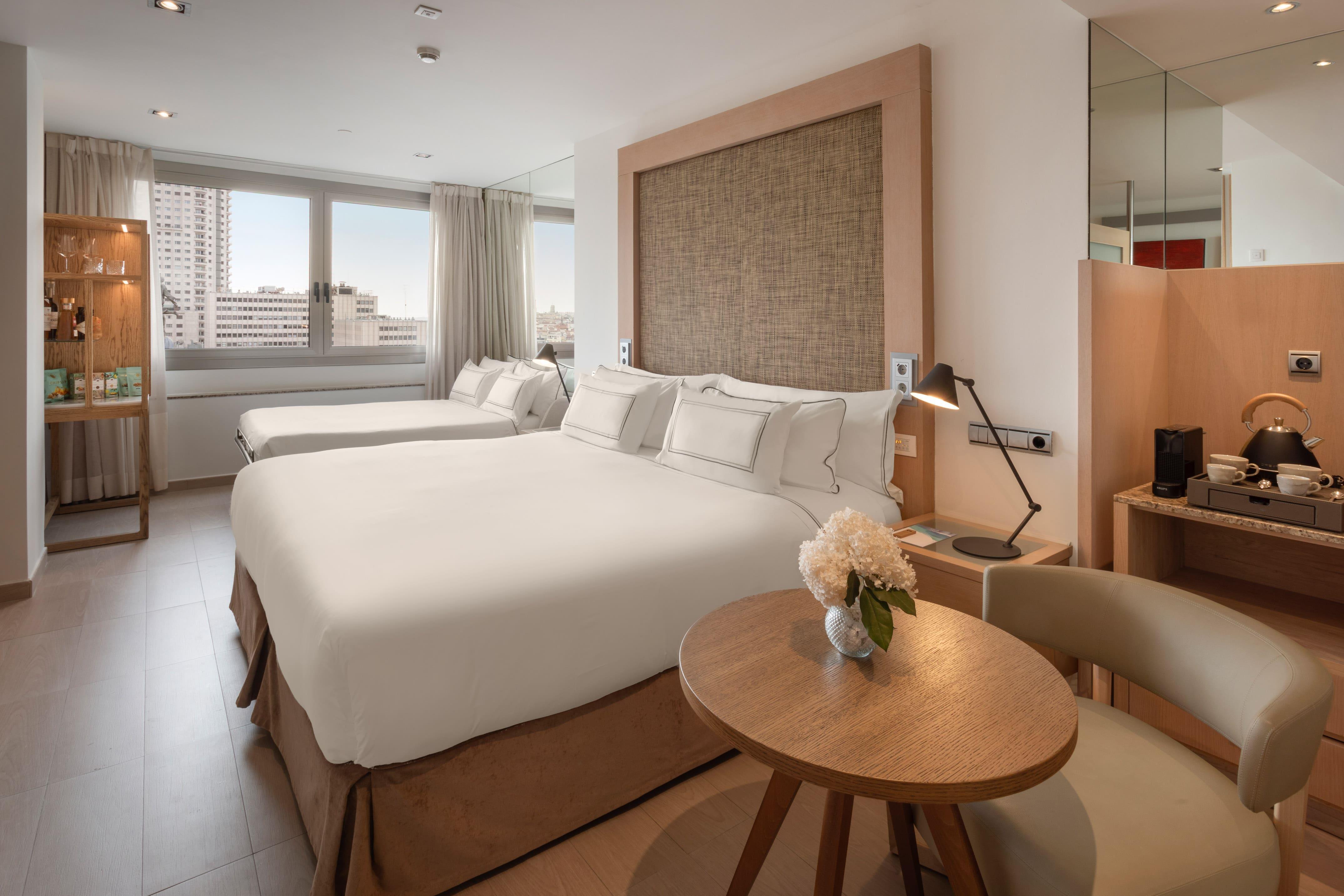 جناح جونيور بإطلالة، Melia Madrid Princesa Hotel 2/5