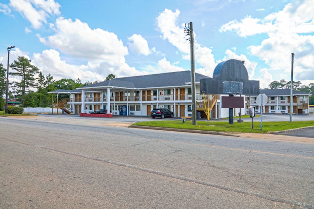 Economy Inn by OYO Ashburn I-75 45/54