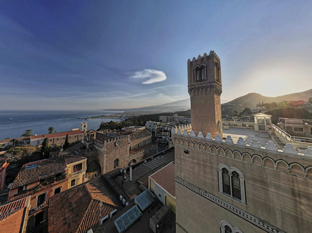 Palazzo Vecchio Taormina 69/75