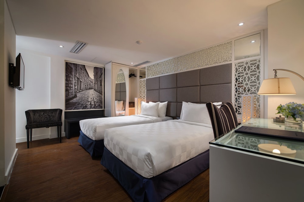 PREMIUM, DOUBLE OR TWIN BED