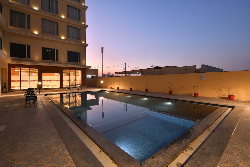 Palette - Hotel Royal Palace Morbi 47/50