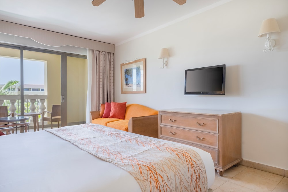 Iberostar Waves Rose Hall Beach All Inclusive 14/50