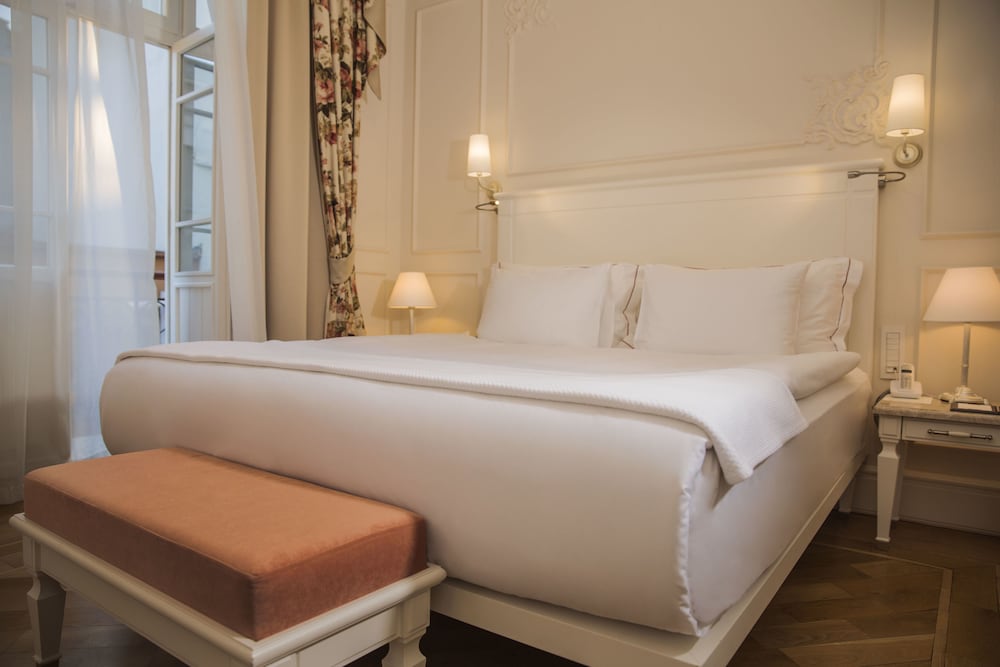 BUSINESS, SUITE, CITY VIEW, JETTED TUB