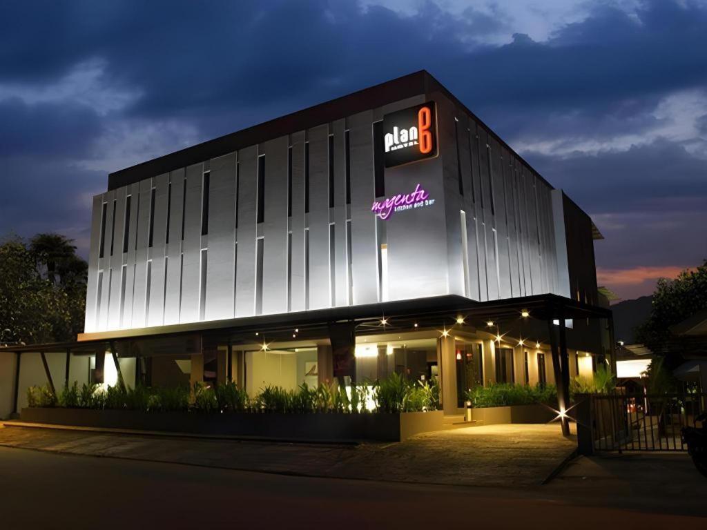 PLAN B HOTEL 3/35