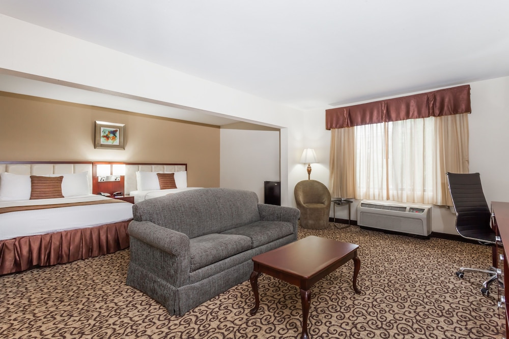 Baymont By Wyndham Columbia Fort Jackson 17/24