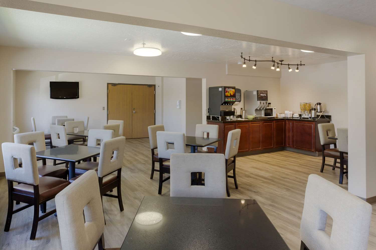 Quality Inn Logan near University 21/24