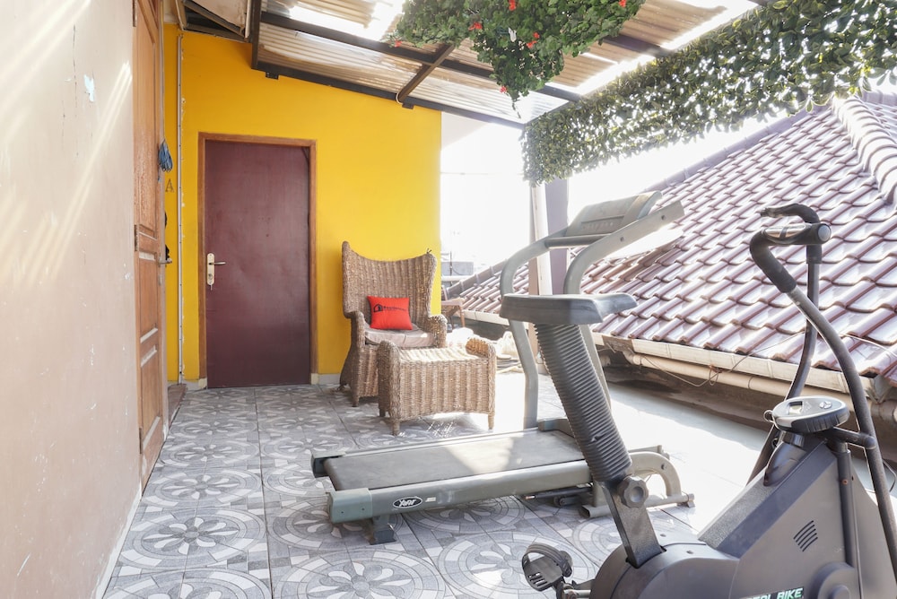Residences By RedDoorz near Kemang Square 21/33