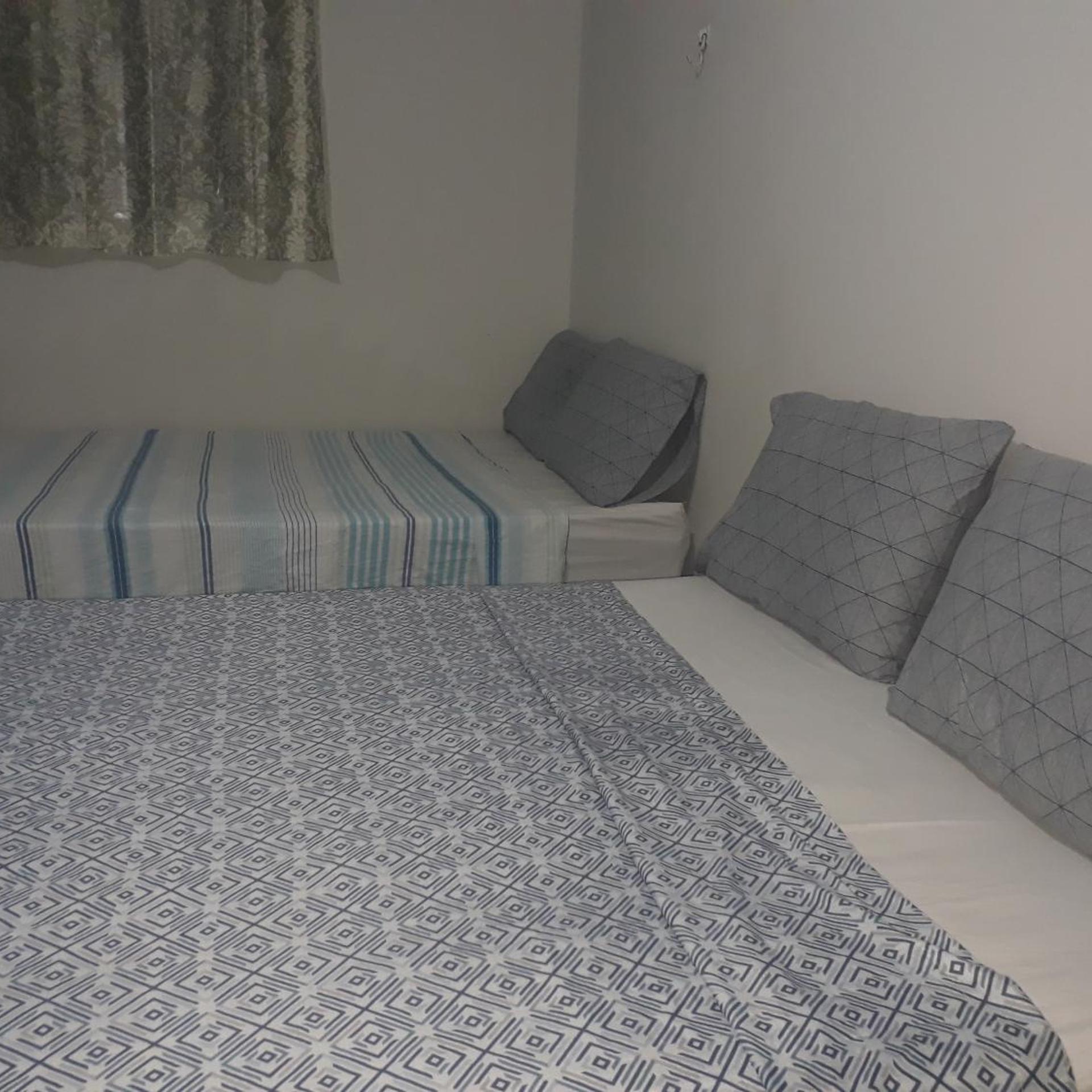 HOTEL LATINOS 2 37/50
