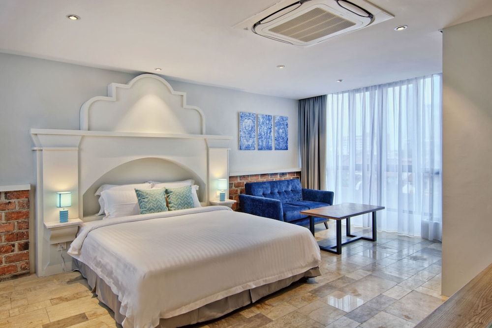 PREMIER, KING BED