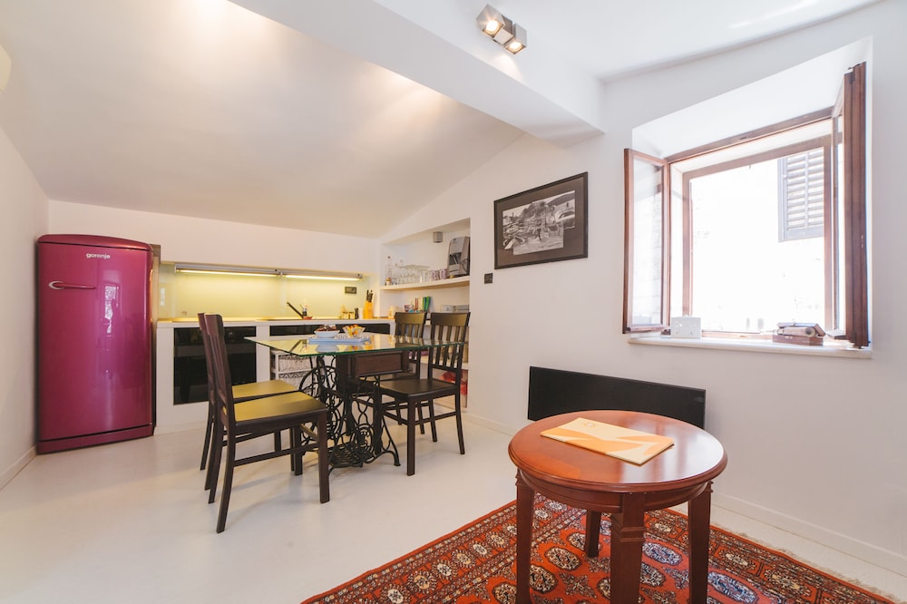 House Karkovich 34/42
