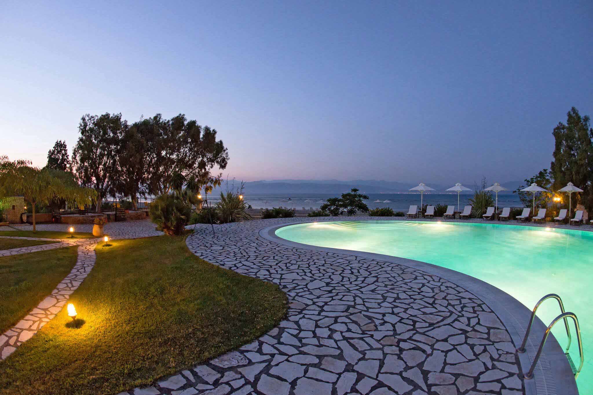 Chrismos Luxury Suites and Studios 24/39