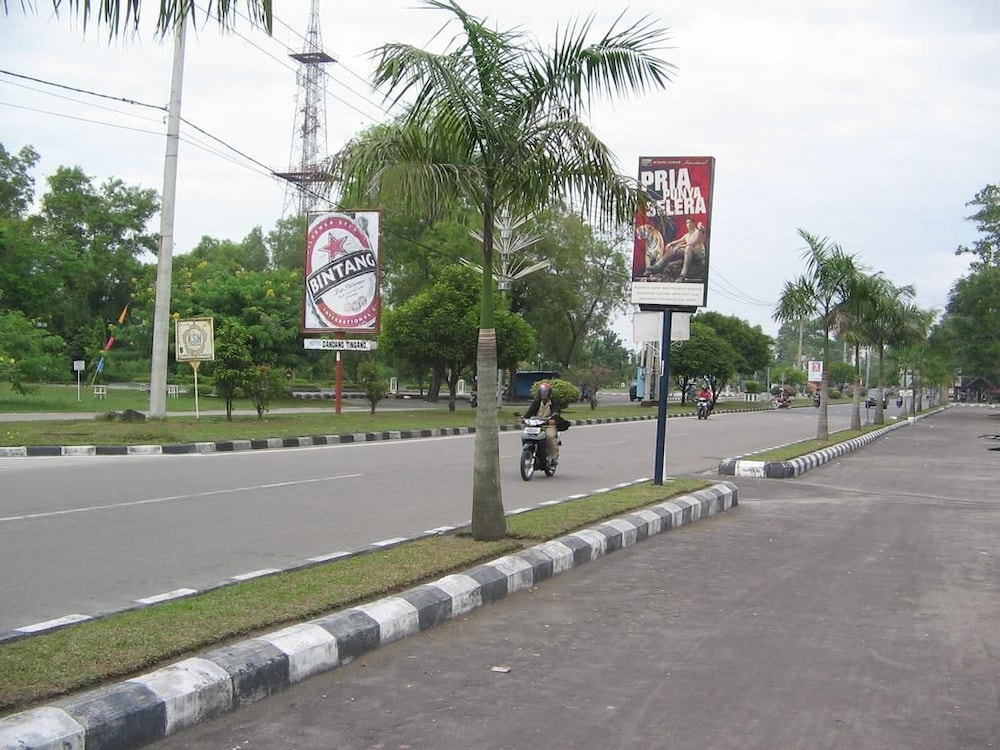 Avicenna Hotel 30/31