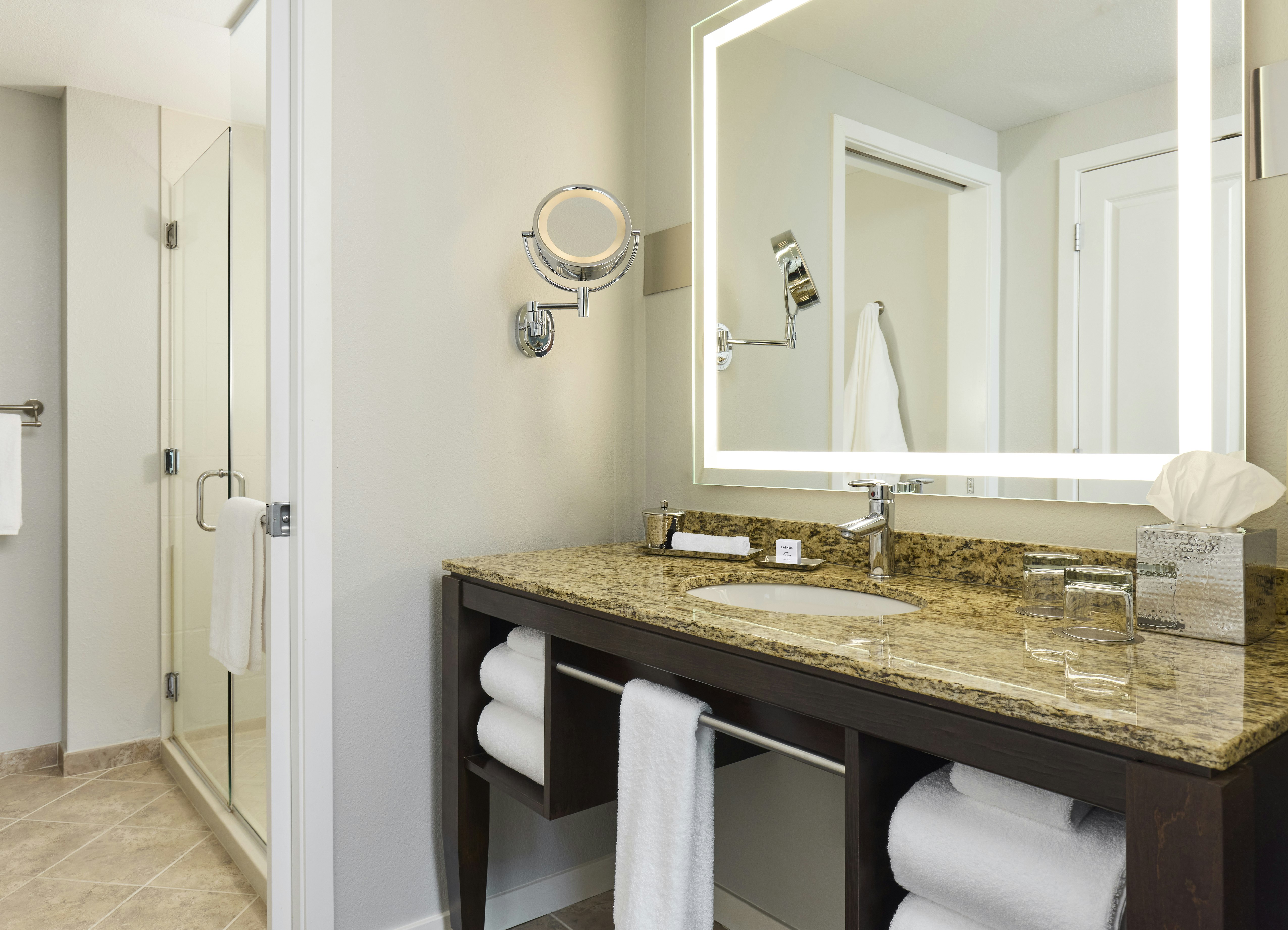 Suite, Den, Accessible، Archer Hotel Falls Church 2/3