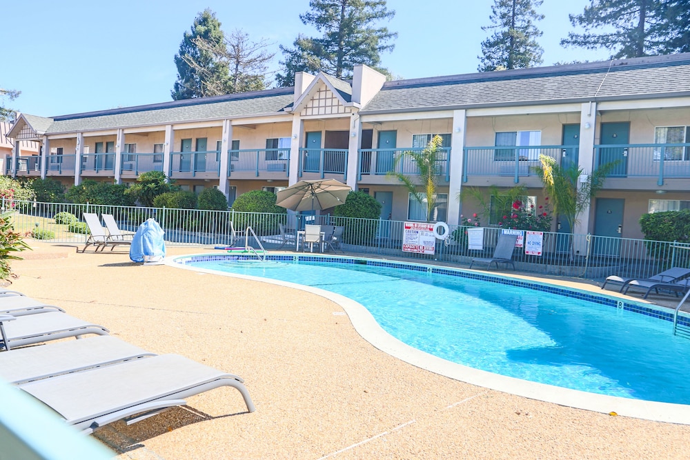 Days Inn by Wyndham Redwood City 46/55