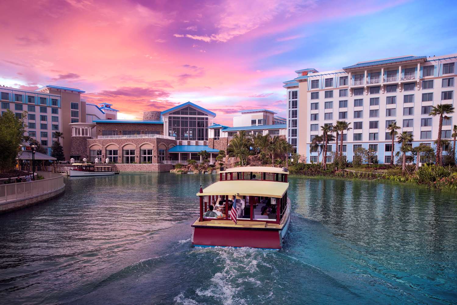 Universal's Loews Sapphire Falls Resort 19/21