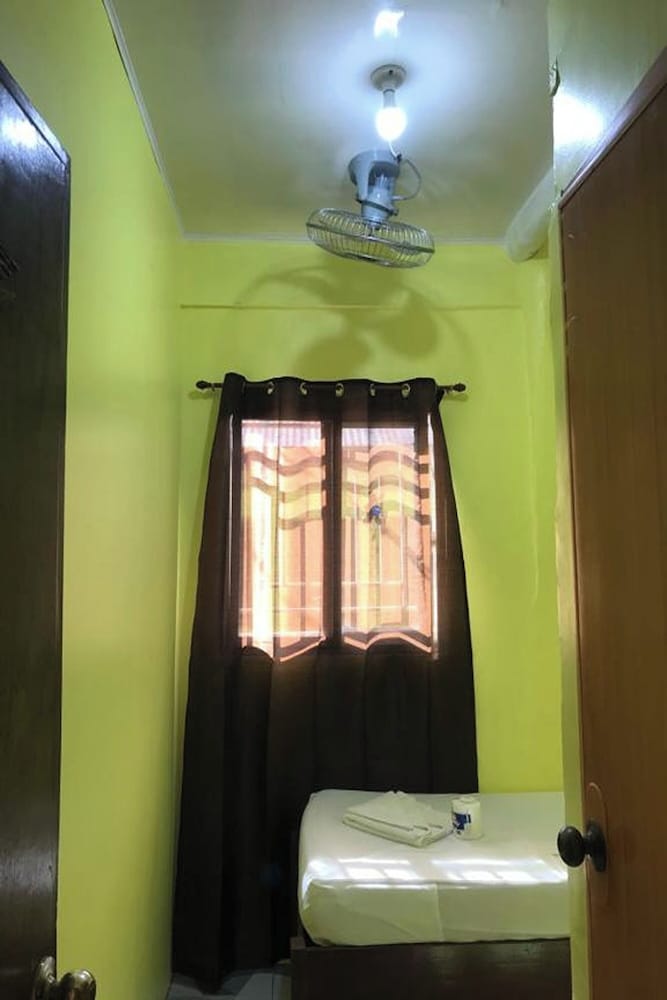 Luis Bay Travellers Lodge Coron 26/33