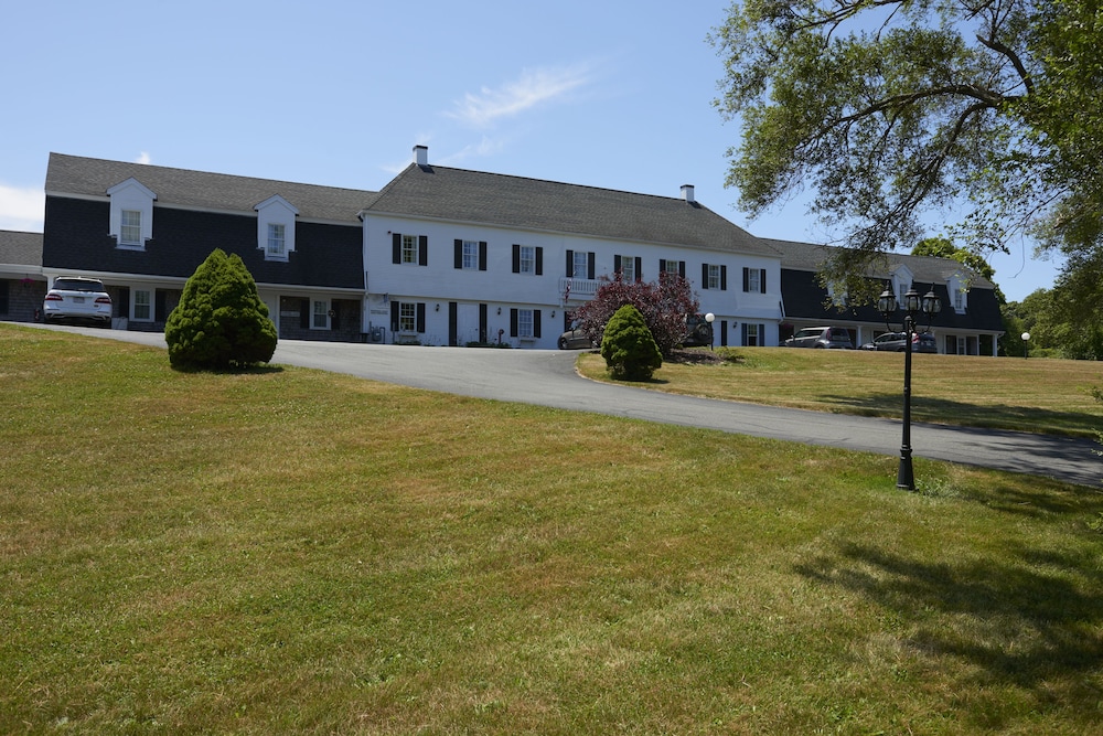 Sandwich Lodge & Resort 58/60