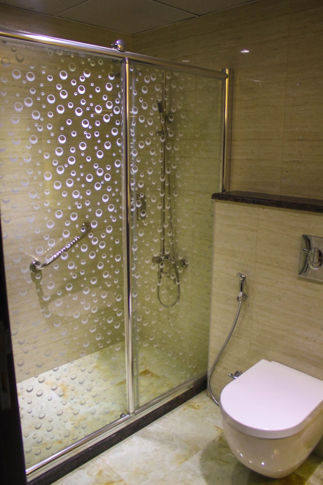 Qaser AlSultan Hotel Suites 38/42