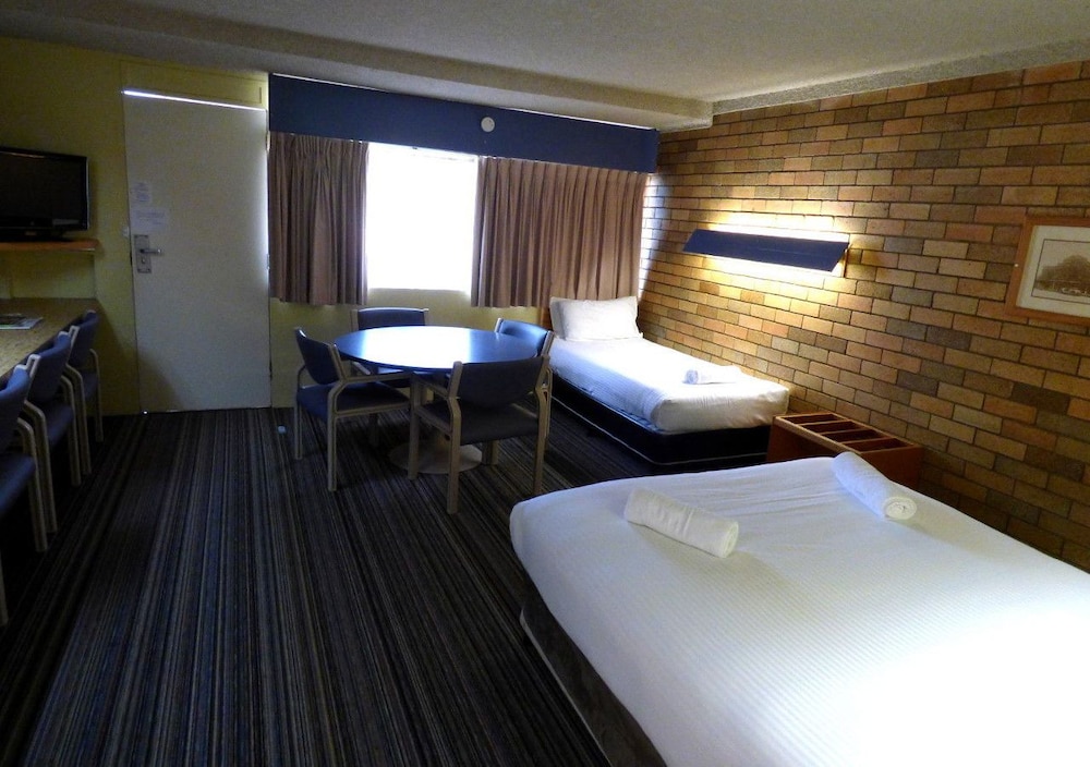 Wanderlight Motor Inn 33/68