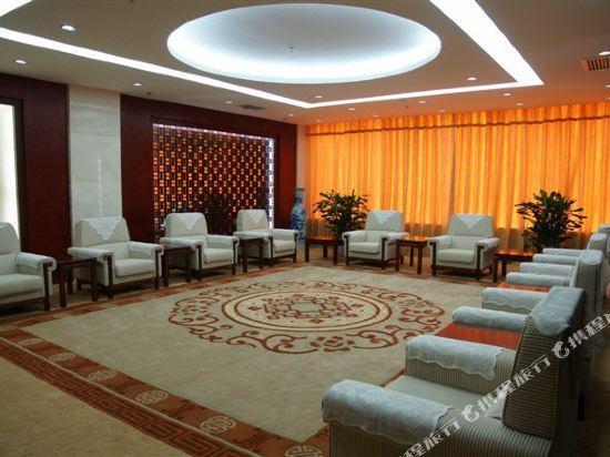 Zhiyuan Hotel 13/18