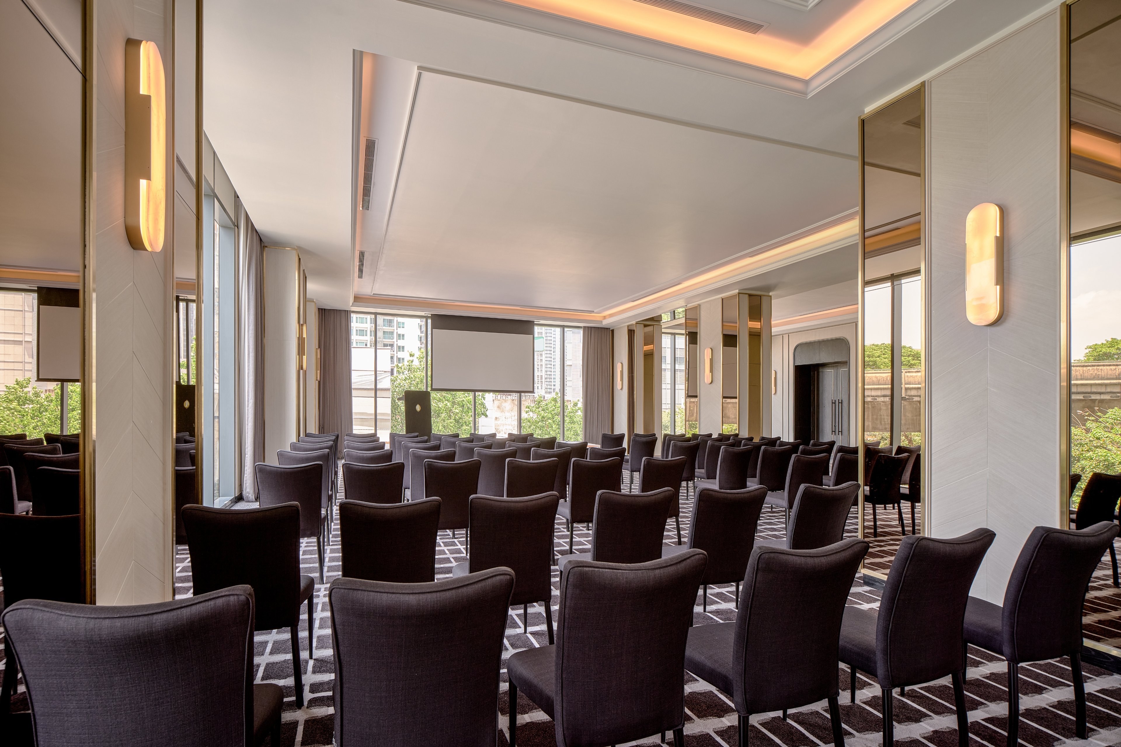 InterContinental Bangkok Sukhumvit 45/50