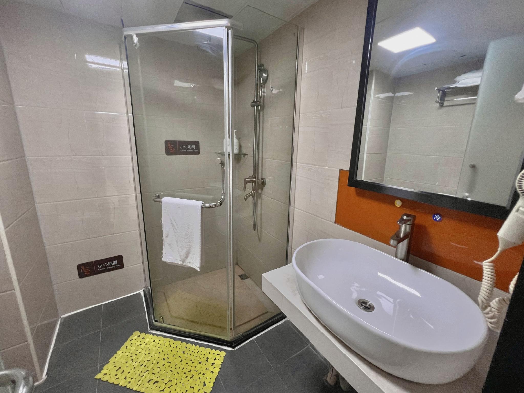 7 Days Inn (Changsha Wuyi Square Metro Station) 55/61