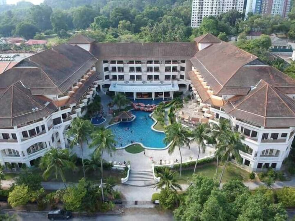 THE ORIENT STAR RESORT LUMUT 6/39