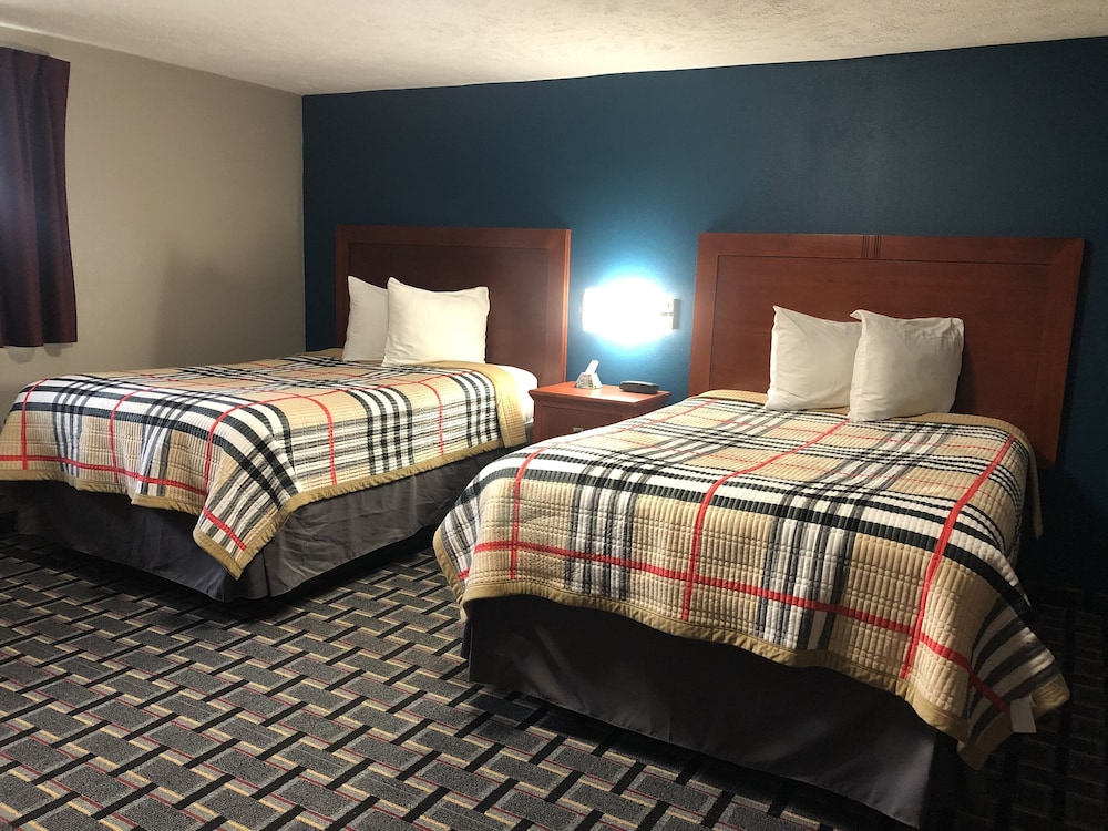 Royal Motel 10/25
