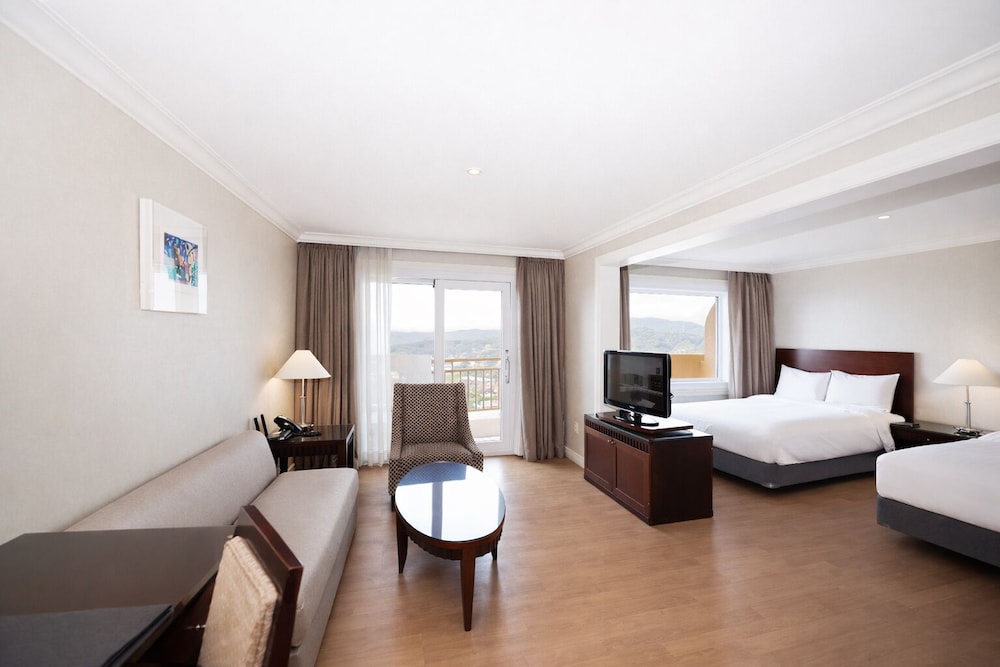 جناح بسرير كينج، La Vie Dor Hotel and Resort, Trademark Collection by Wyndham 4/9