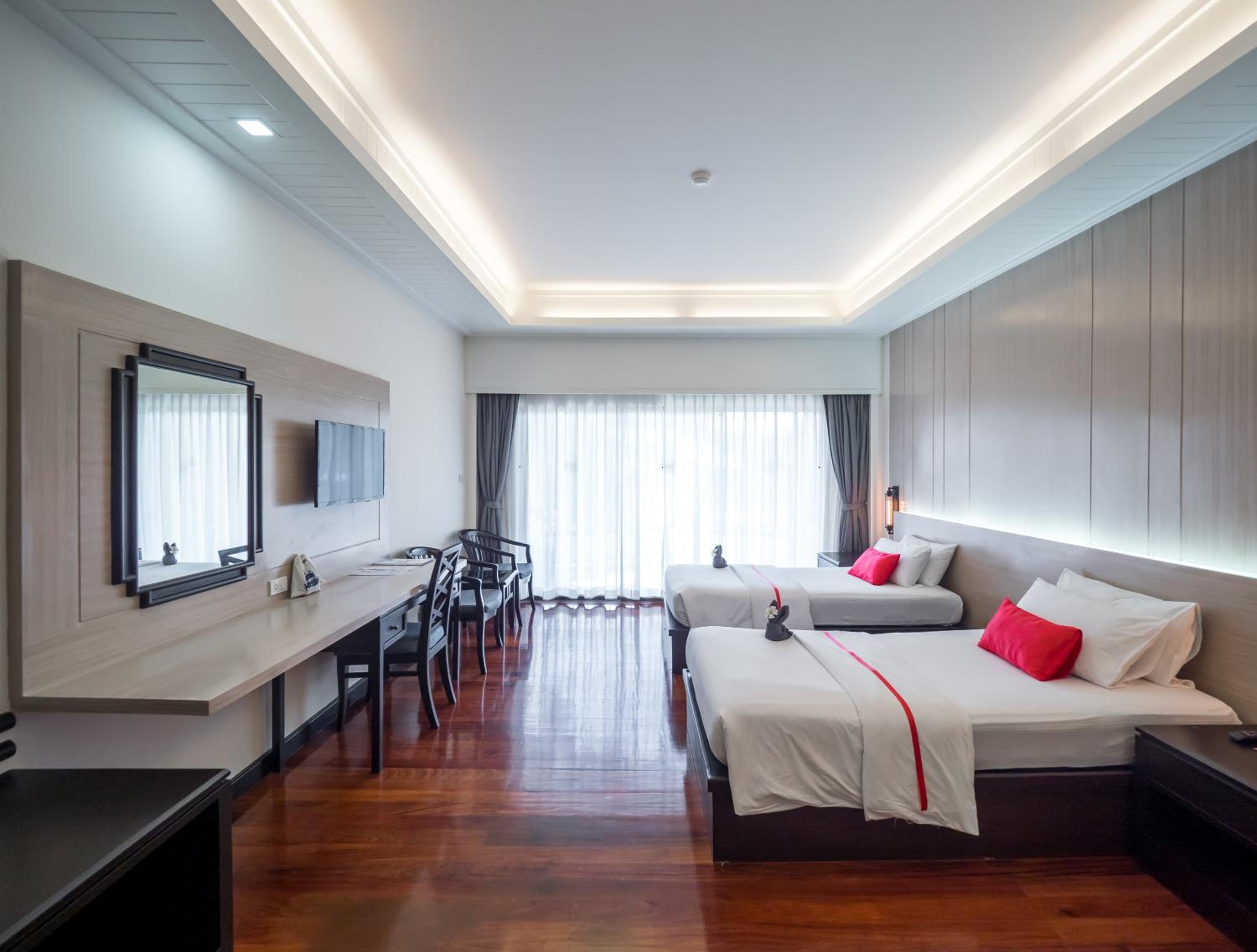 Superior, Chalet Wing
